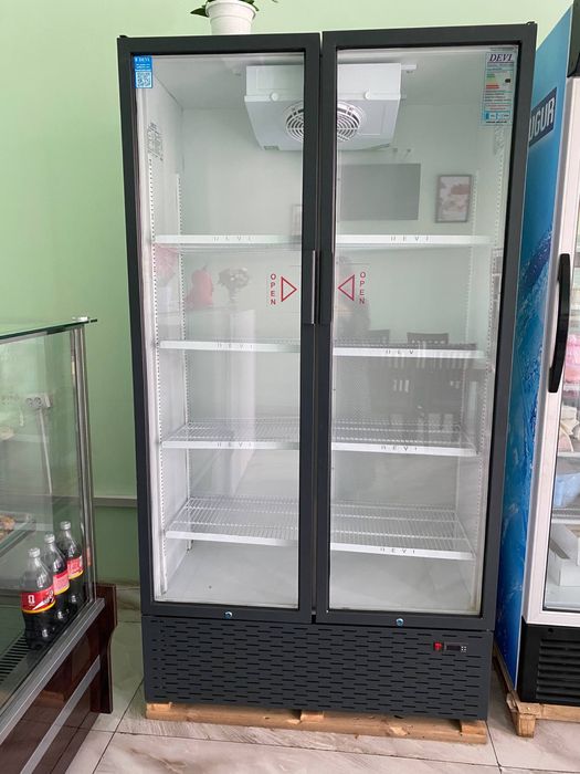 Печка витрина холодильник касса стол морозилник