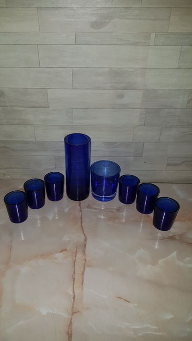 obiecte din sticla albastra