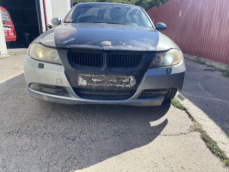 Dezmembez BMW E90 2.0 benzina N46B20B