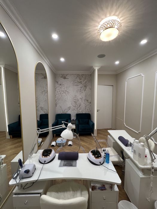 Închiriez posturi salon – Frizerie, Coafor, Manichiură , Masaj