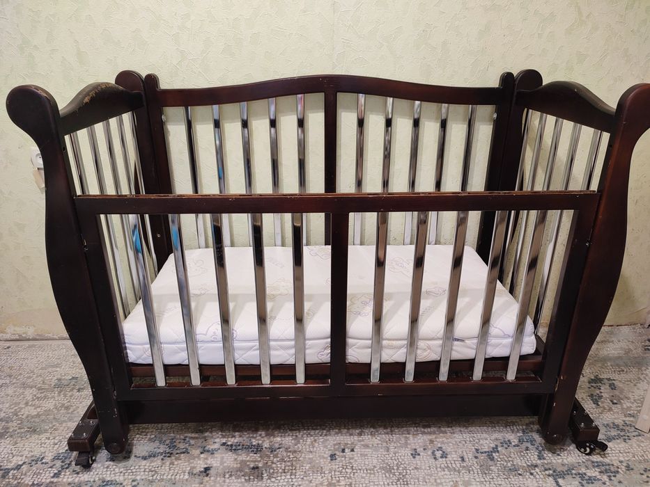Детская кроватка