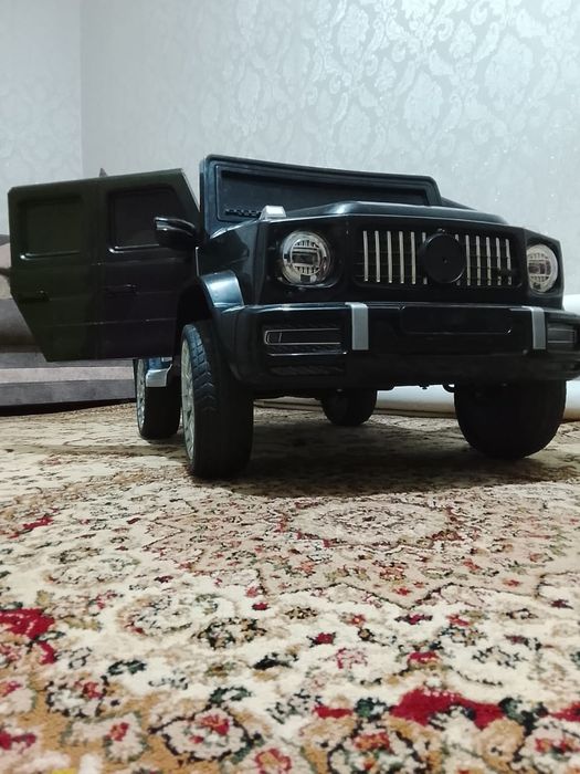 Детская машинка мерседес