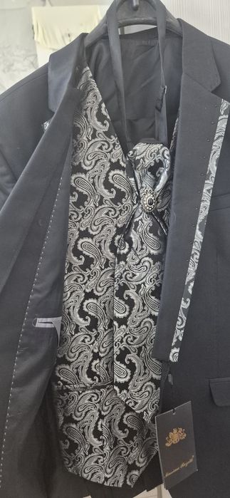 Продам мужской костюм