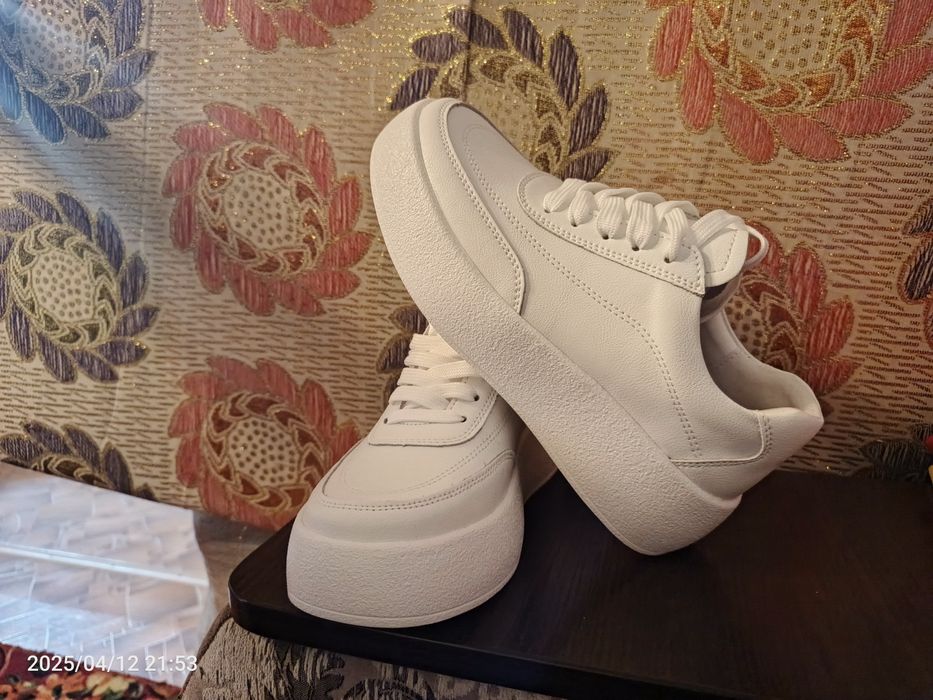 Кроссовки кожаные