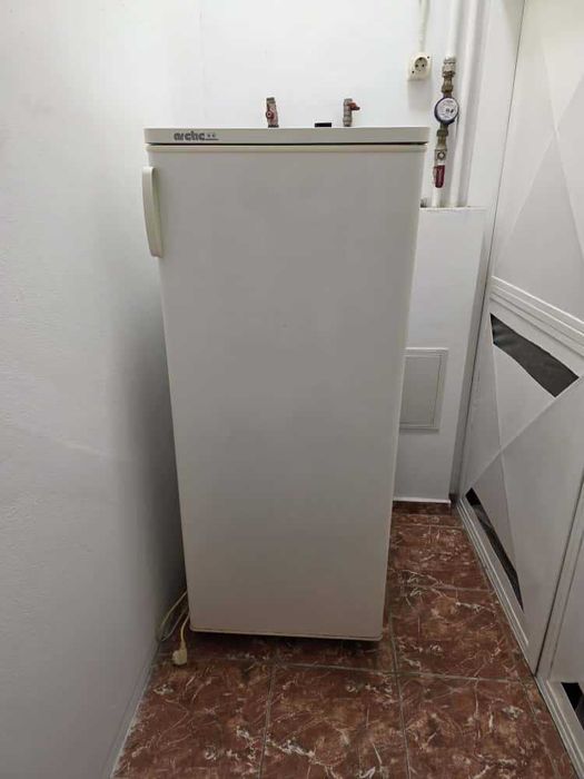 Vand Frigider Artic functional