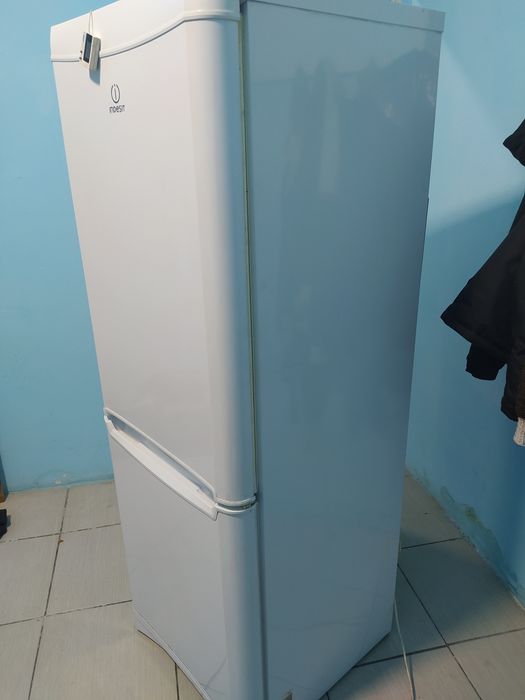 Продам холодильник