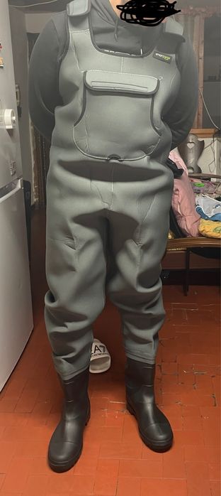 ‼️Nou nout ‼️Costum Cizme cu salopeta gros pentru iarna