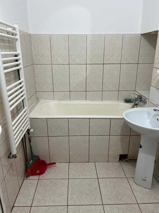 PERS FIZICA vand garsonera   Et 1 69000 EURO NEGOCIABIL