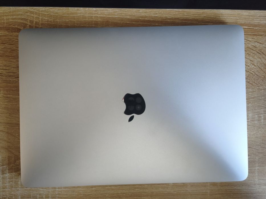MacBook Pro M2 16GB