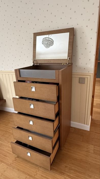 Продам спальный гарнитур