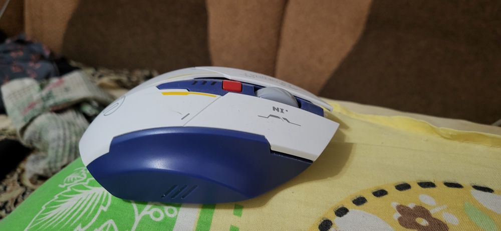 Продам игровую мышь