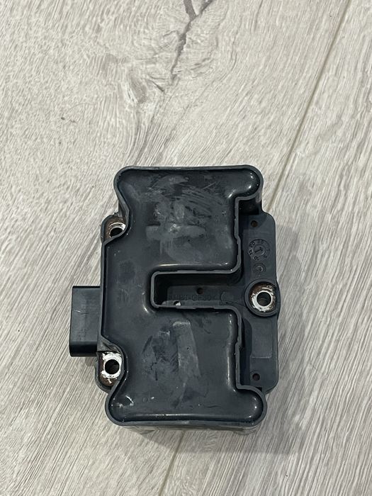 Бобина VW Golf 5 1.6 бензин