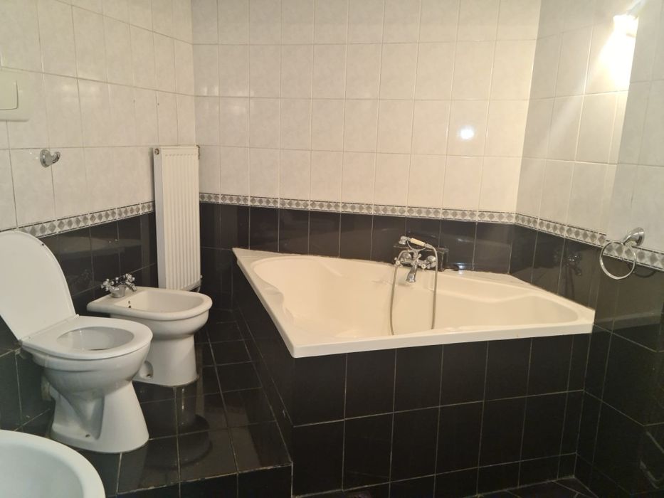 Chirie apartament 5 camere