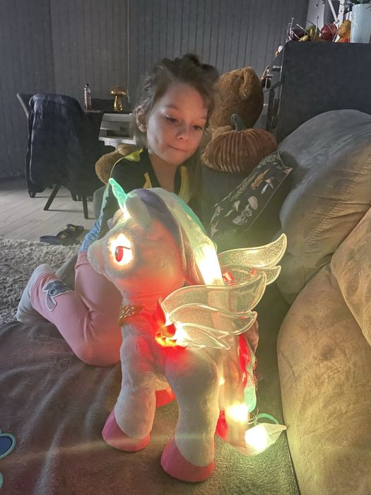 Интерактивен Магически еднорог за гримиране микрофон песни звуци Vtech