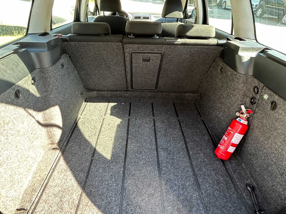 SKODA Octavia, 1.6 MPI, комби, черен металик