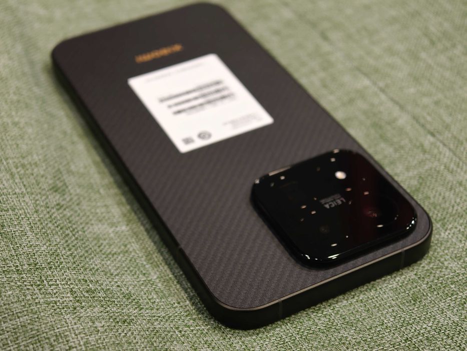 Нов Xiaomi 17 Max 12/256 черен -  6.9", Leica 200mpx; 8000mAh 100w