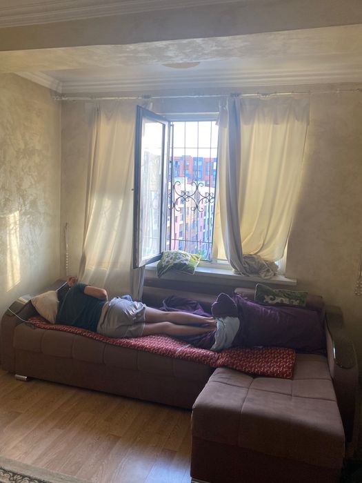 Продается диван в хорошем состояние