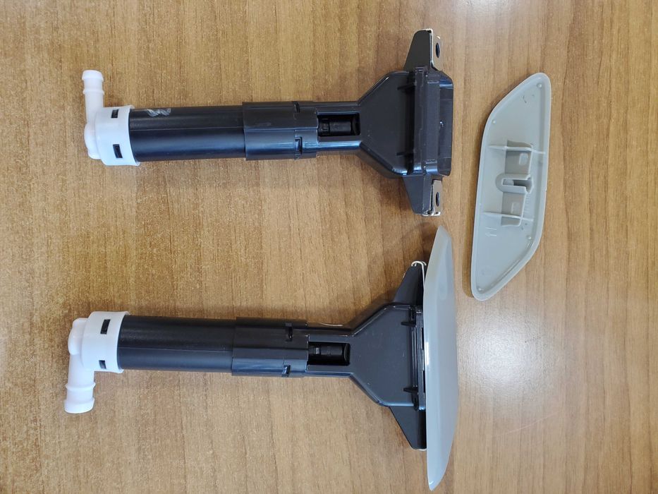 Дюзи и капачета/пръскало/ за предна броня Хонда ЦРВ 3  2007-2011г