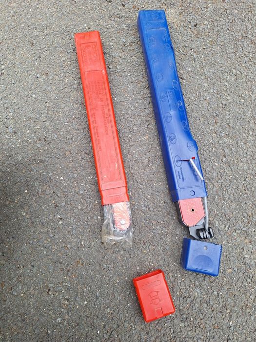 2 triunghiuri reflectorizante auto