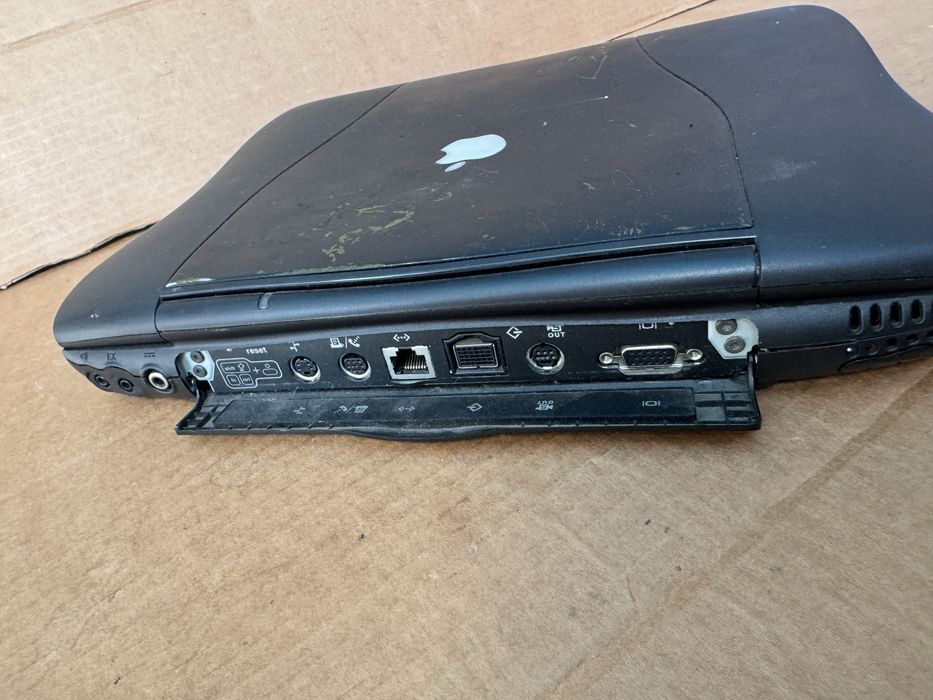 Ретро лаптоп Apple Macintosh PowerBook G3