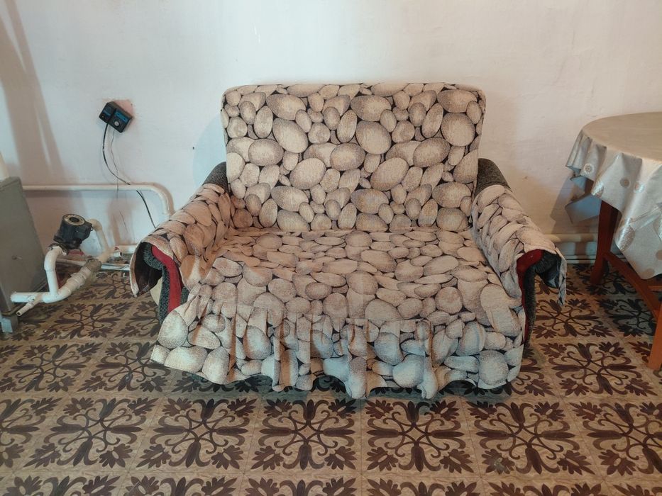 Диван,чехол в подарок