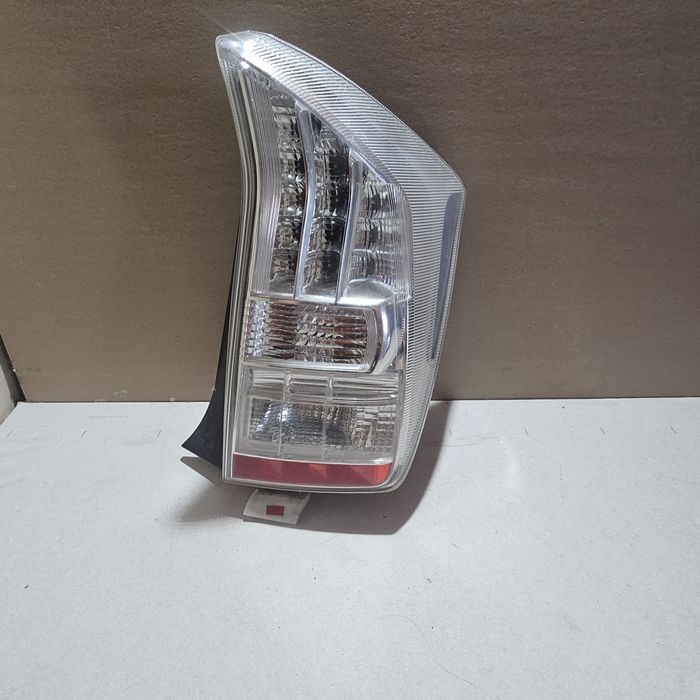 десен стоп тоиота приус хибрид 2012