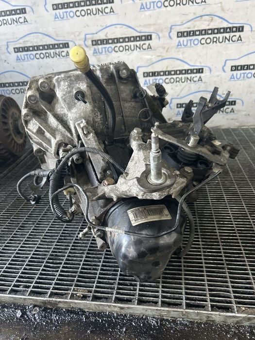 Cutie de viteze Renault Captur 0.9 B 2013 - 2017 90CP Manuala 5 Trepte H4B 400 Euro5 ...