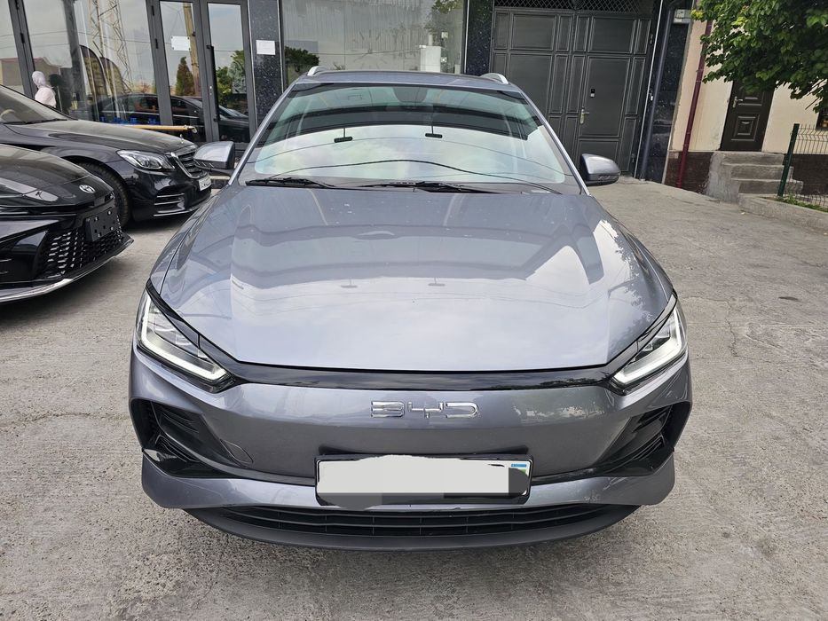 BYD e2. Yili 2024. Yurgani 63000. Narxi 14300