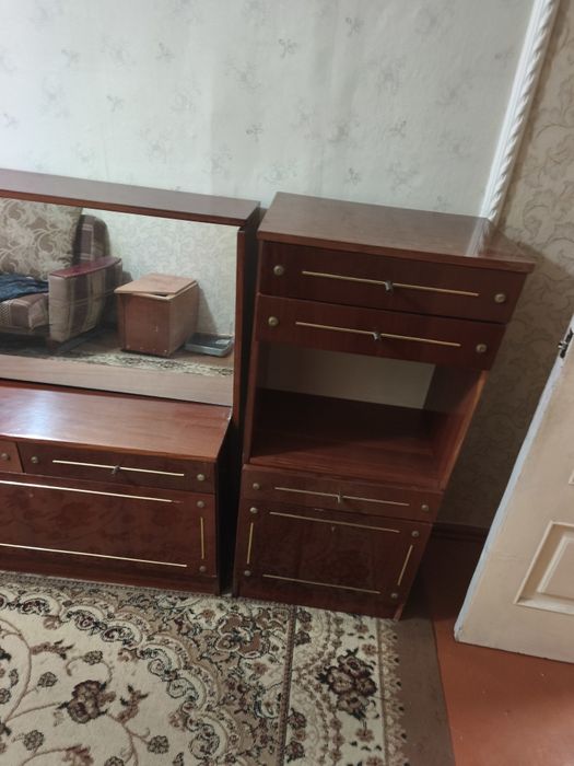 Продам , спальные шкафы, и трюмо!