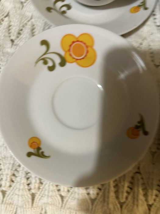 Красив комплект от 6 чаши с чинийки порцелан от ГДР