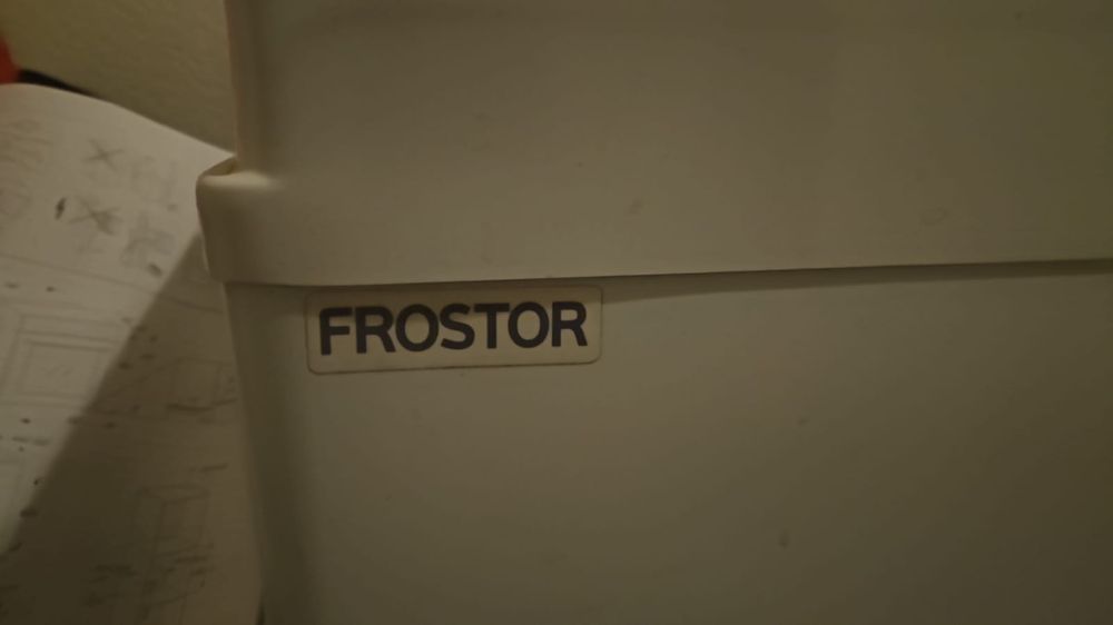 Морозильник почти в новом состояний