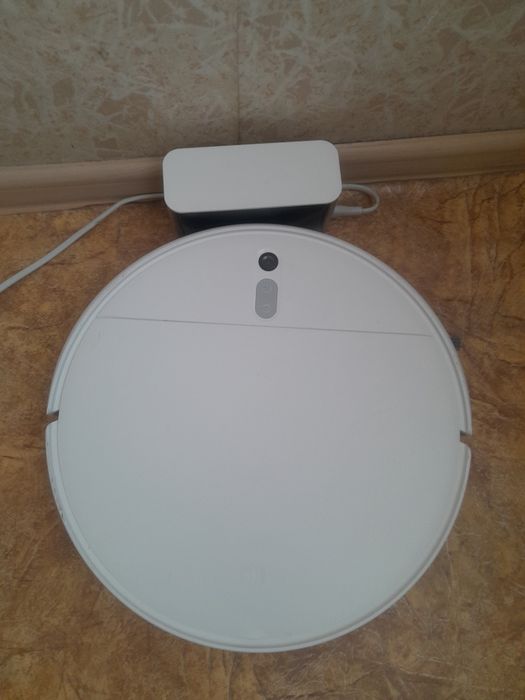 Продаю робот - пылесос.