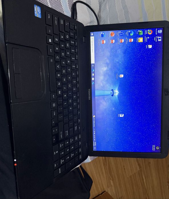Vand Laptop Toshiba Satellite C850 SSD