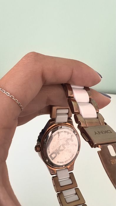 Ceas dama DKNY alb/ auriu