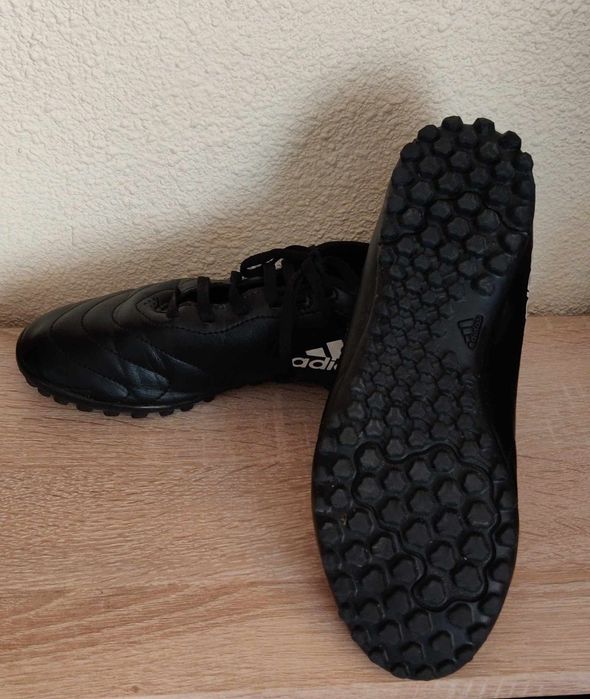 Crampoane Adidas,Mar.38,5