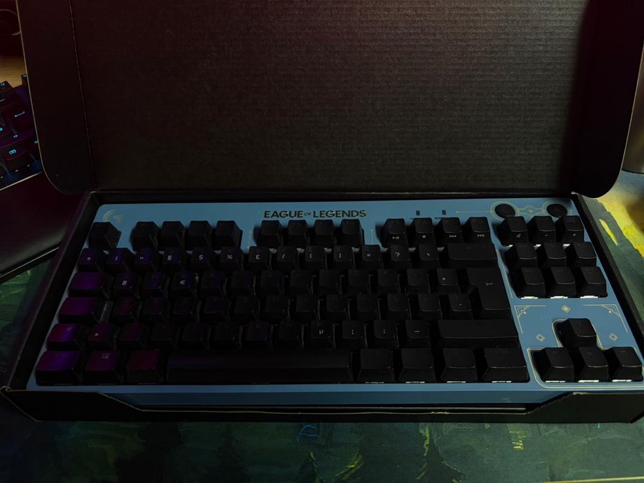 Tastatura logitech g pro