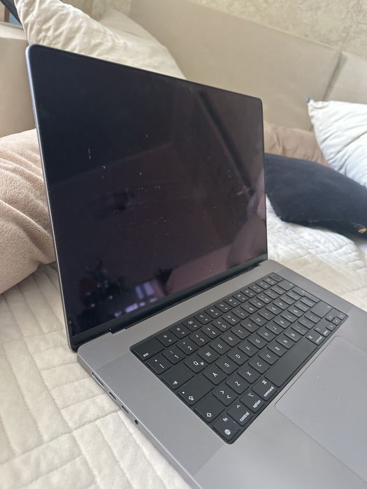 Mac book pro 16 диагональ 16 гб оперативы
