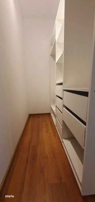 Central - Inchiriere casa, curte comuna - Str. Crinului