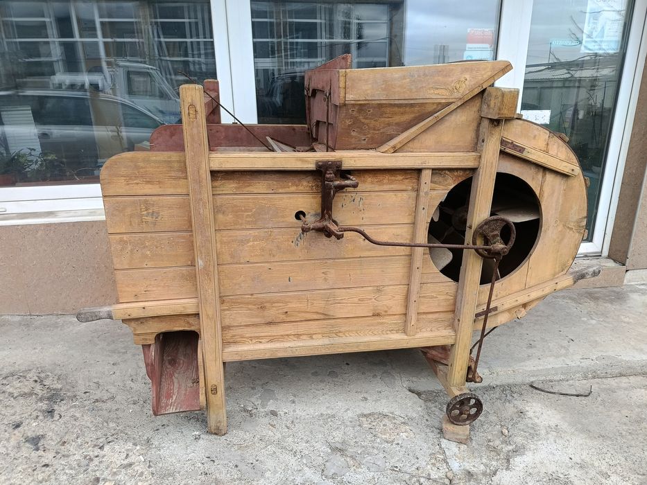 Старинна дървена веялка