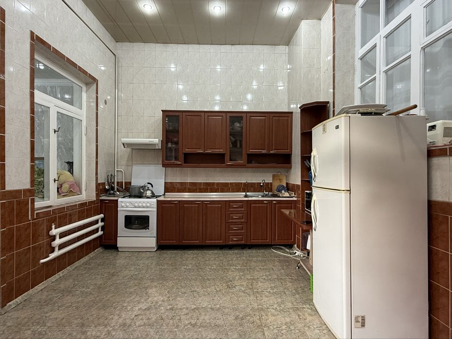 Трёхэтажный дом, Дубовая 3,4 сотки, Пять - комнат • 300м² Алимкент