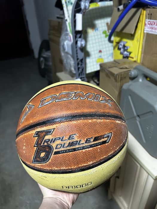 Продаю баскетбольные мячи