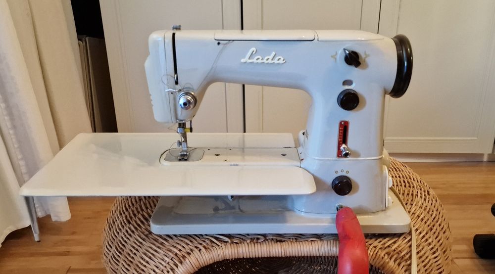 Masina de cusut Lada perfect functionala