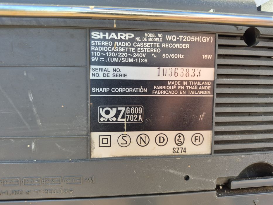 Radio Casetofon marca Sharp model WQ205T(GY)-functional