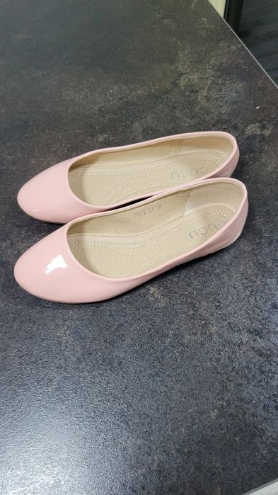 Balerini rozi de lac