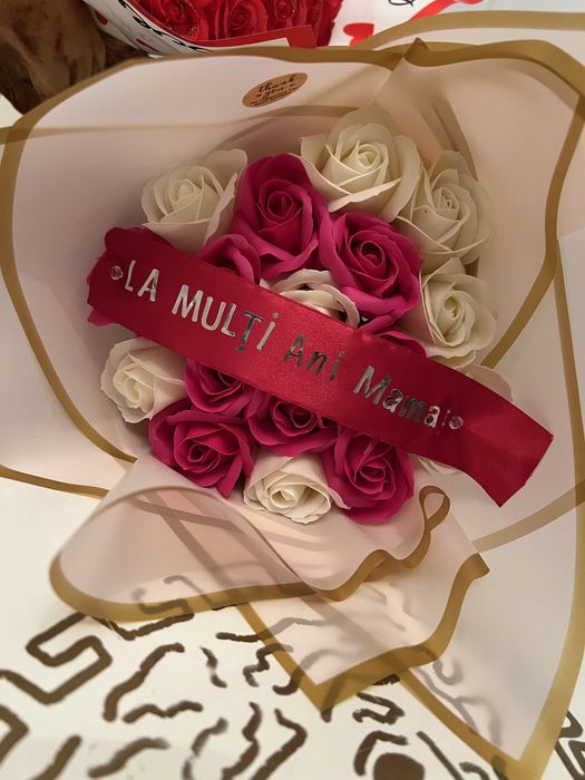 Vand mini buchete din trandafiri