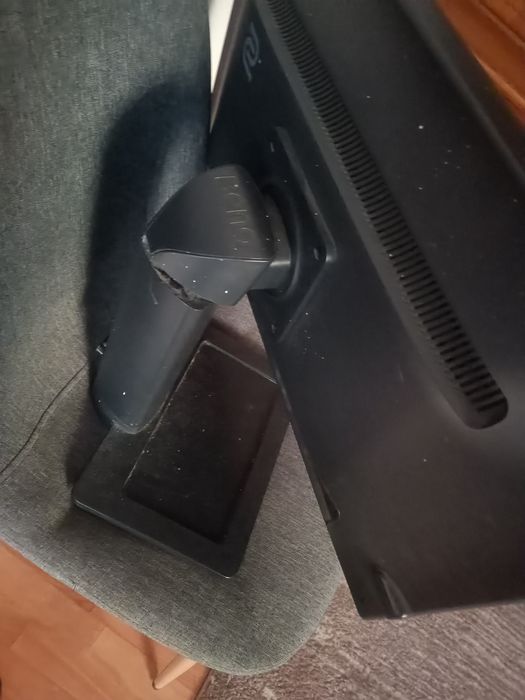 Monitor gaming Benq 2411 b de 144hz