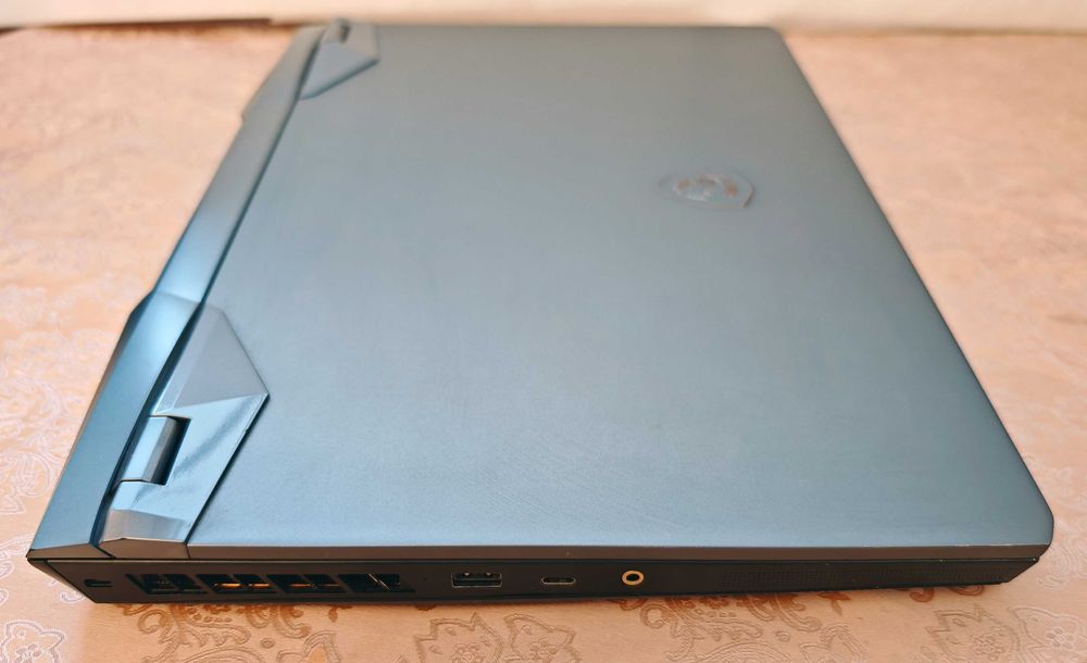 RTX 3070 8GB/Core i7-11800H/16GB RAM/1TB SSD/17.3 240Hz/ MSI Raider 76