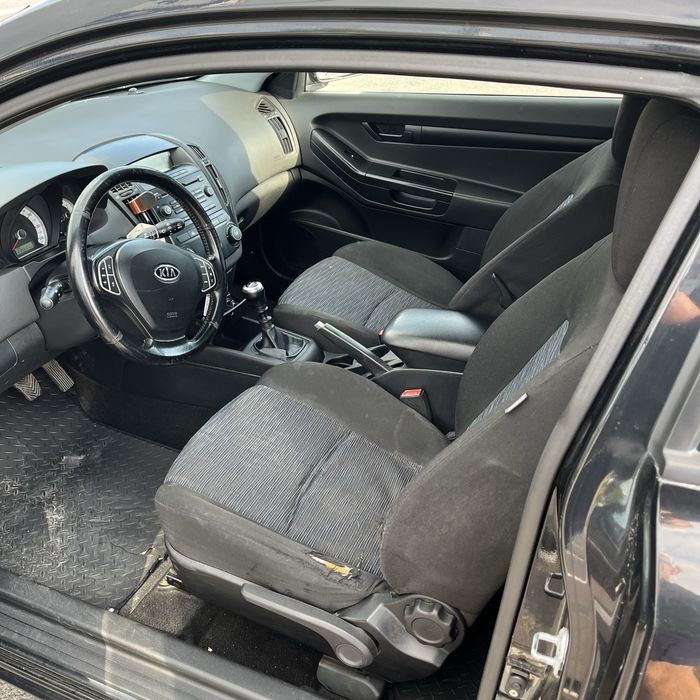 Kia Pro Ceed, sunt al doilea proprietar.