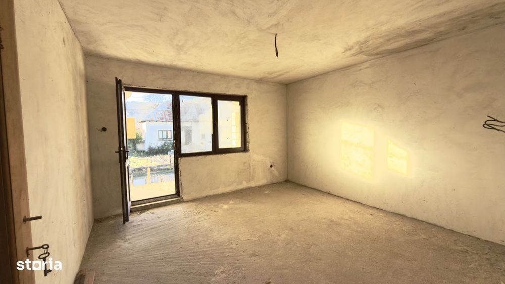 Casa generoasa cu teren de 1186 mp intravilan-Retevoiesti -Pietrosani-
