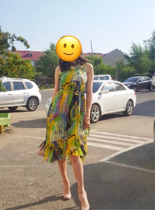 Продам женские платья